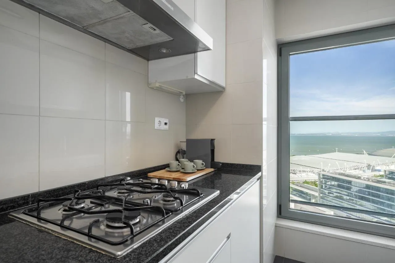 Whome Panoramic View With Elevator, Ac, Garage Perfect For Families & Business Travellers Lissabon