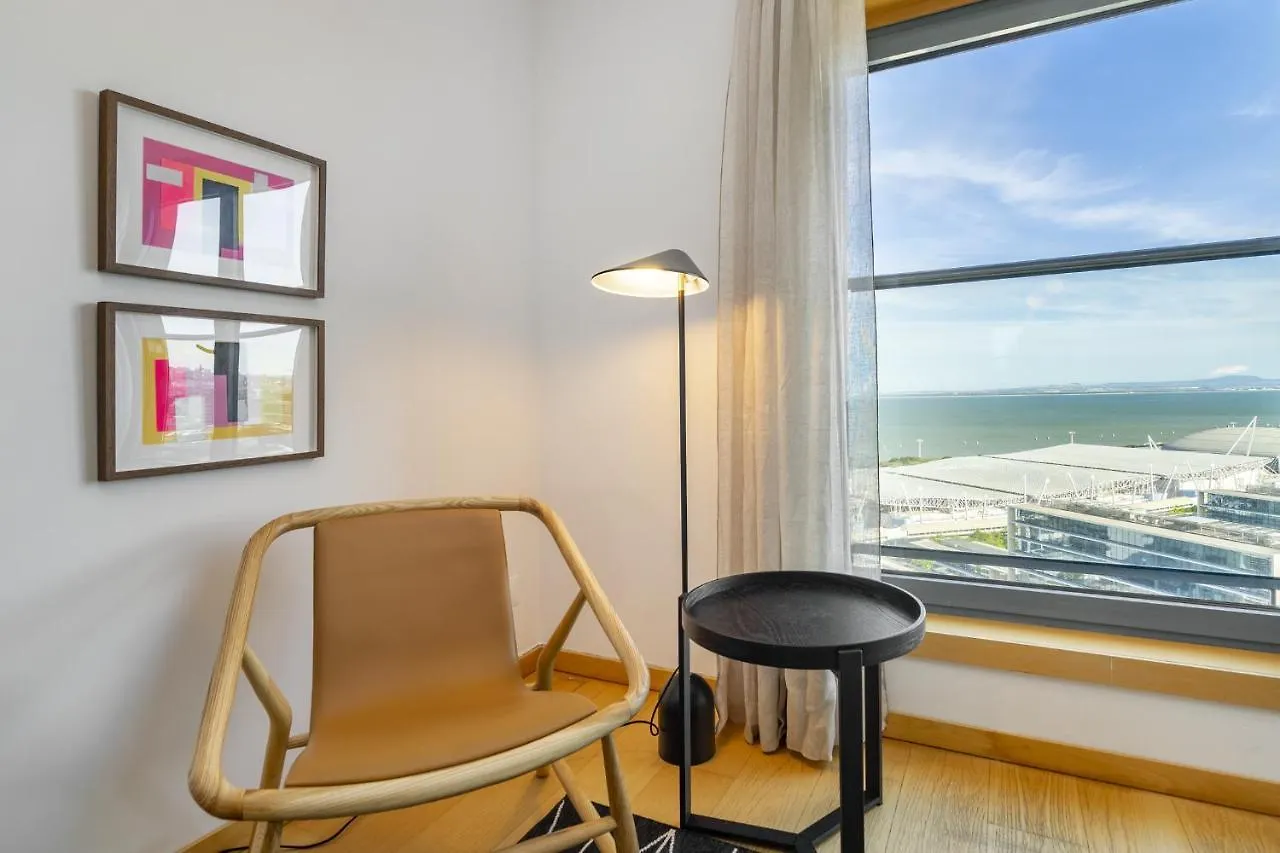 Whome Panoramic View With Elevator, Ac, Garage Perfect For Families & Business Travellers Lisboa 0*,  Portugalsko