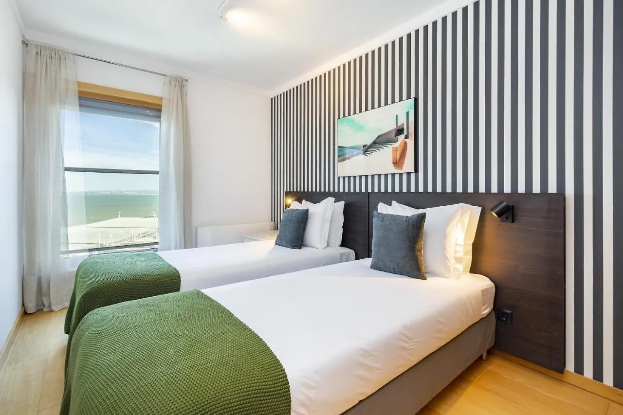 Whome Panoramic View With Elevator, Ac, Garage Perfect For Families & Business Travellers Lisboa
